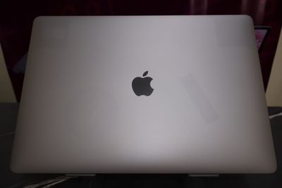 MACBOOK PRO 16&quot; 2019 CORE I7 16GB DE RAM 512GB SSD APPLE