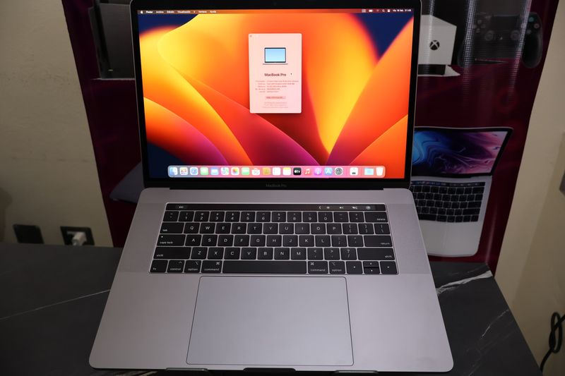 MACBOOK PRO 15&quot; 2019 CORE I9 32GB DE RAM 512 GB SSD APPLE