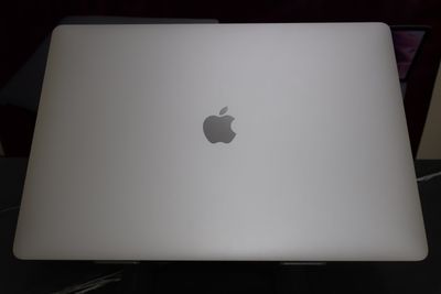 MACBOOK PRO 16&quot; 2019 CORE I9 32GB DE RAM 512GB SSD APPLE