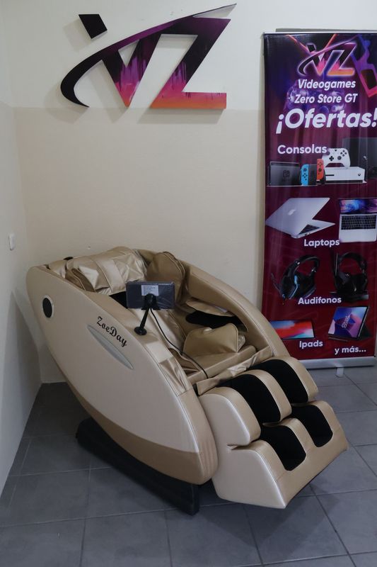 SILLON MASAJEADOR 5D FIRESTAR GRAVEDAD 0 BLANCO CON DORADO ZOEDAY