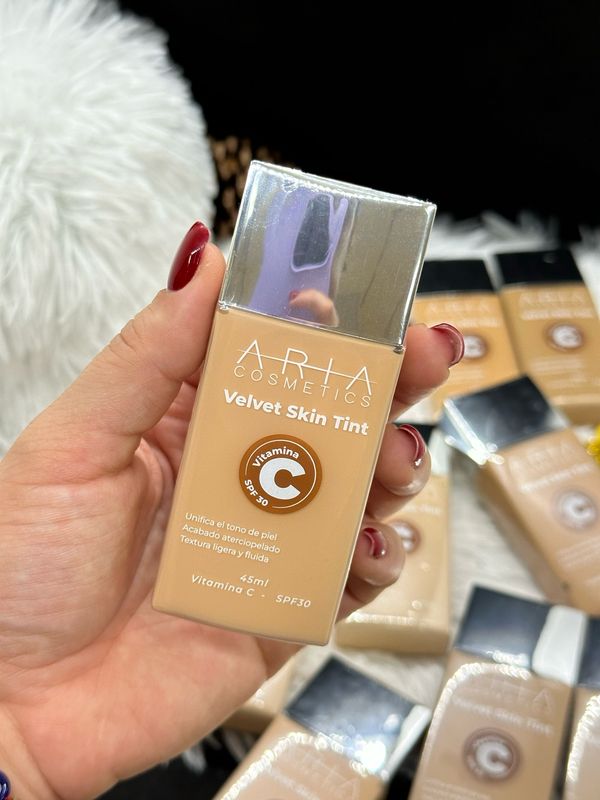 Velvet Skin Tint ARIA COSMETICS