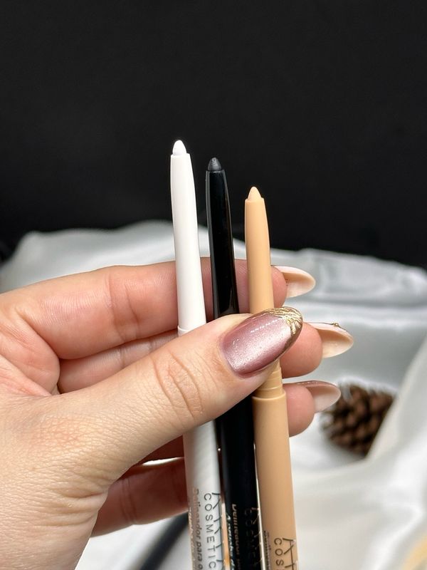 Delineador ARIA COSMETICS