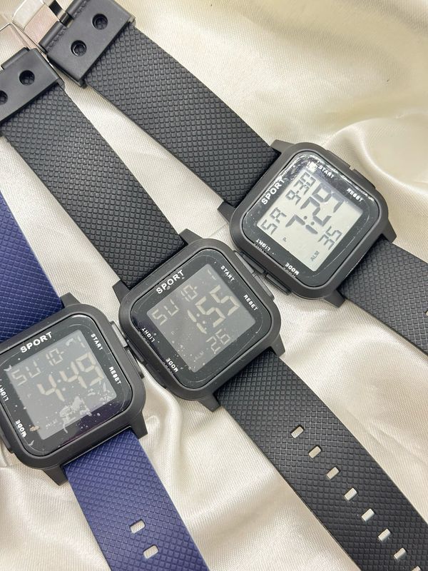 Reloj Digital Cuadrado