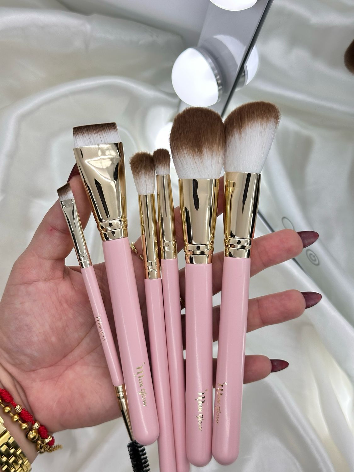 Brochas Max Glow