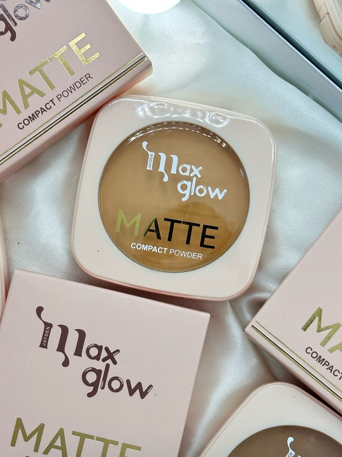 Polvo Compacto Max Glow