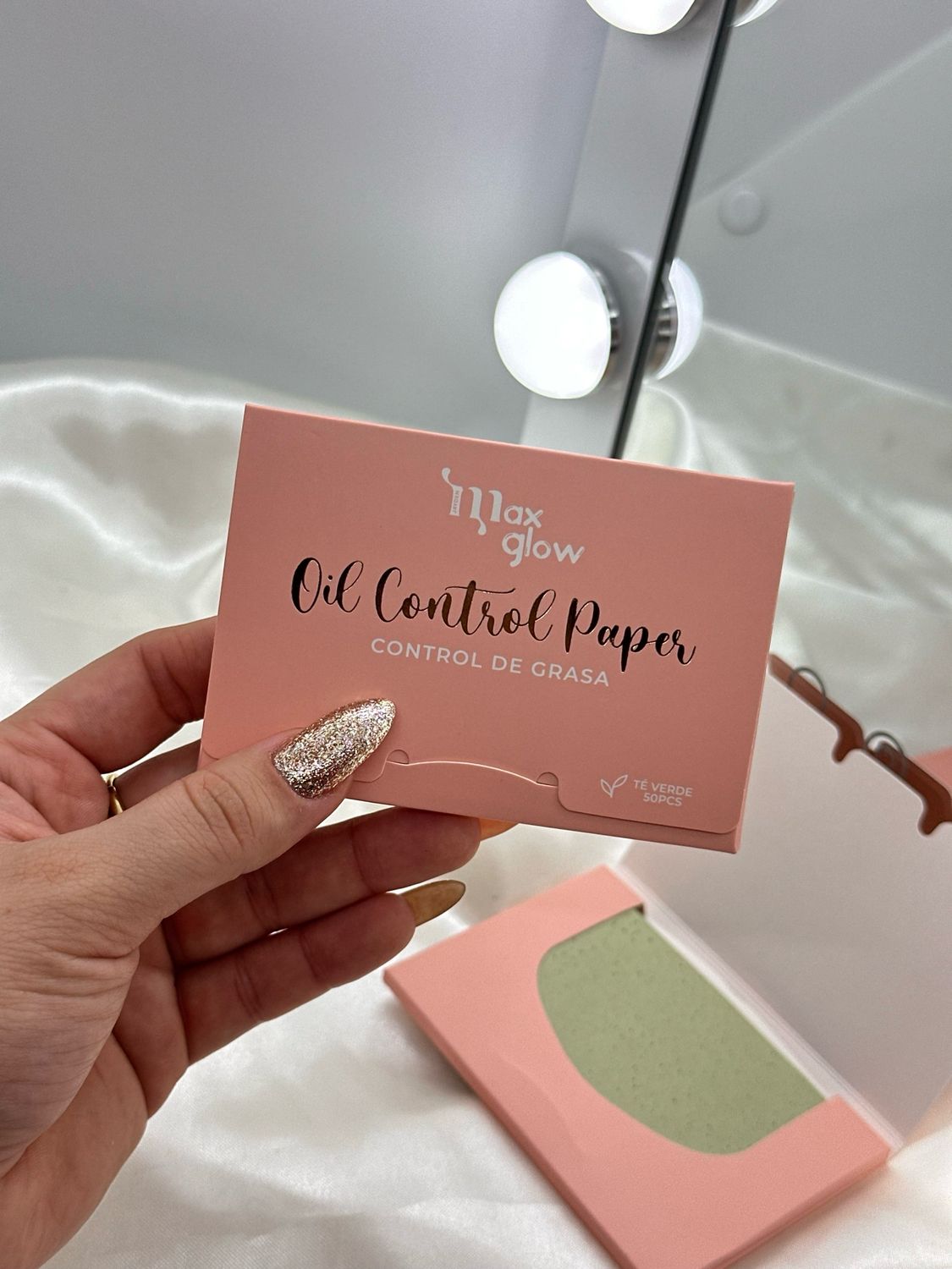 Oil Control Paper Max Glow