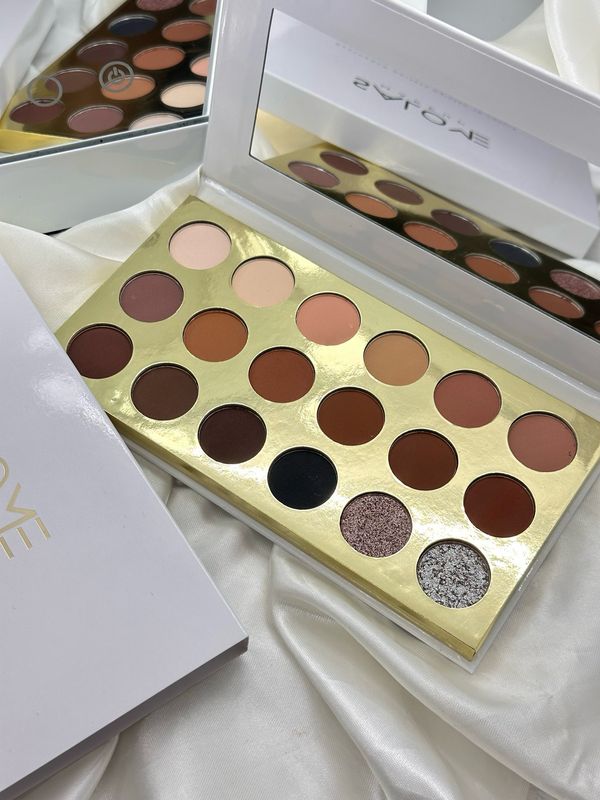 Eyeshadow Perfect Palette 18 Colors Salome