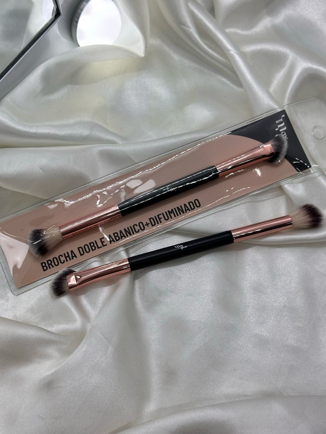 BROCHA DOBLE ABANICO + DIFUMINADO Max Glow