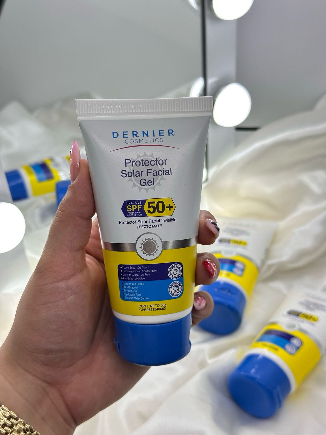 Protector Solar Facial en gel DERNIER