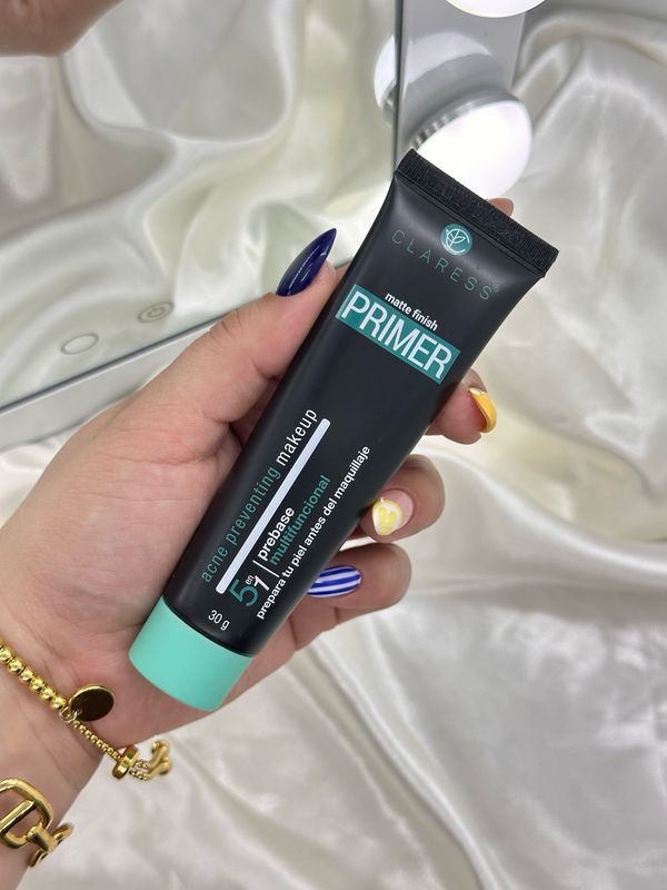 Matte Finish Primer Antiacné CLARESS