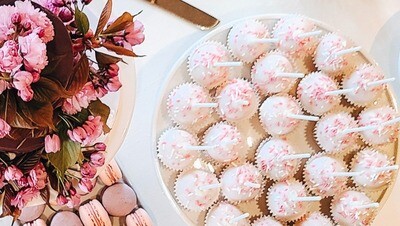 Signature Cake Pops