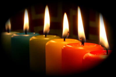 Candele purificate e benedette per rituali