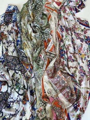 SEIDEN-TÜCHER - FOULARDS DE SOIE - SILK-SCARVES