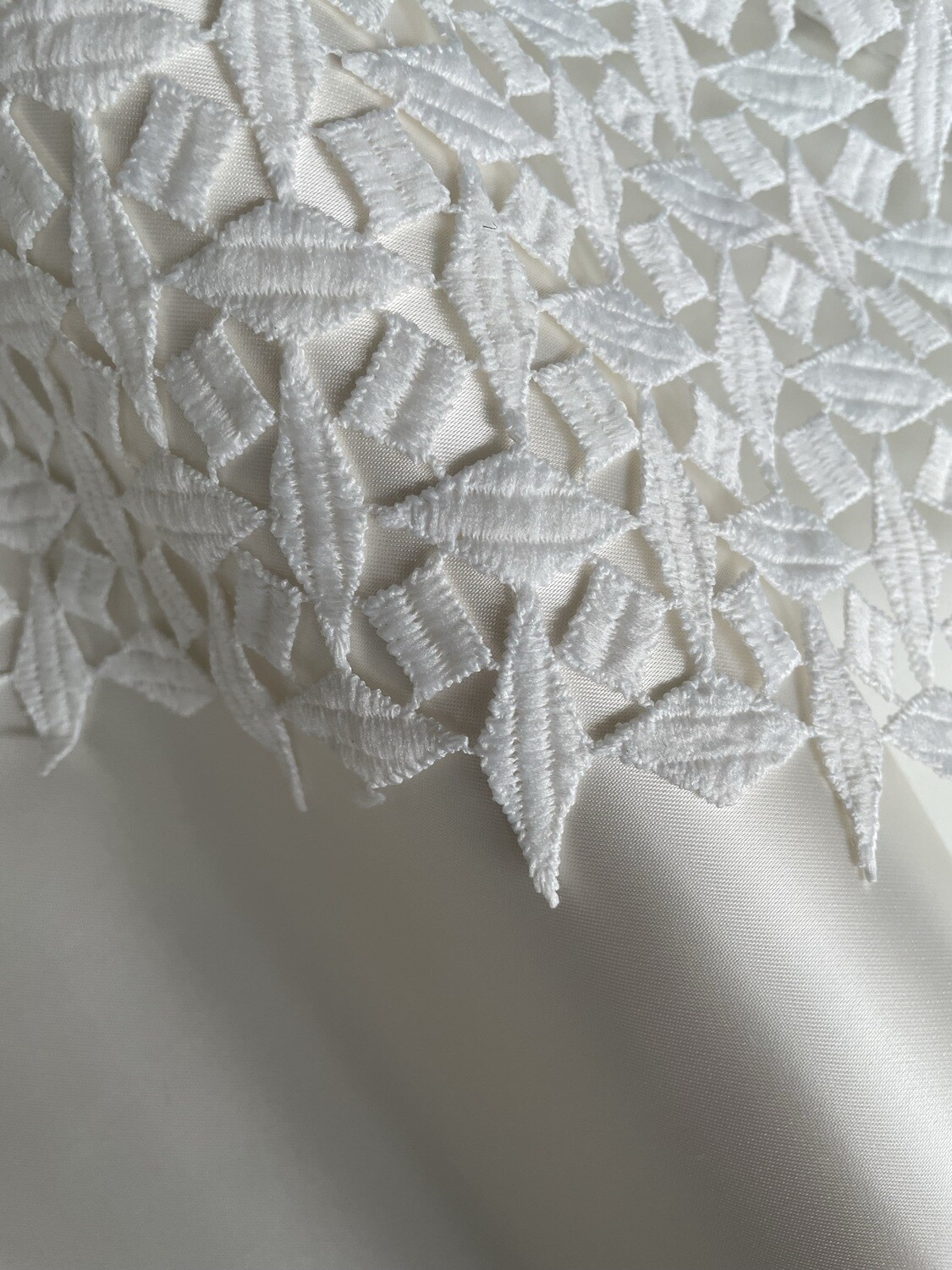 25306 WHITE