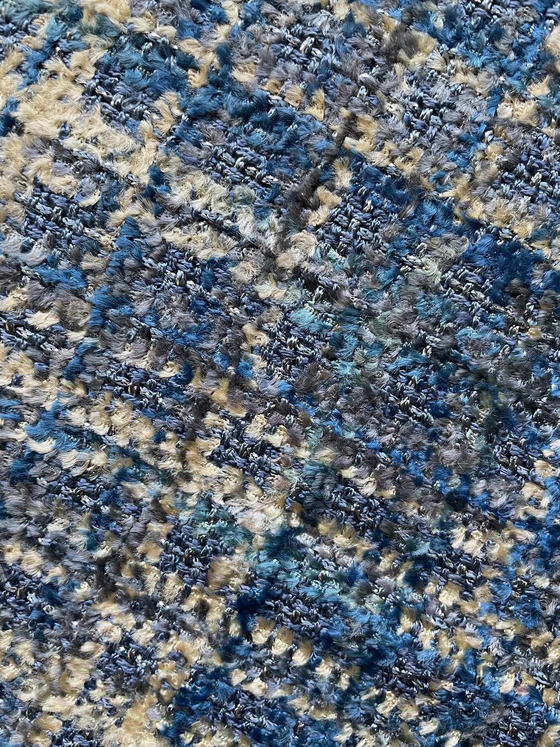 25852
