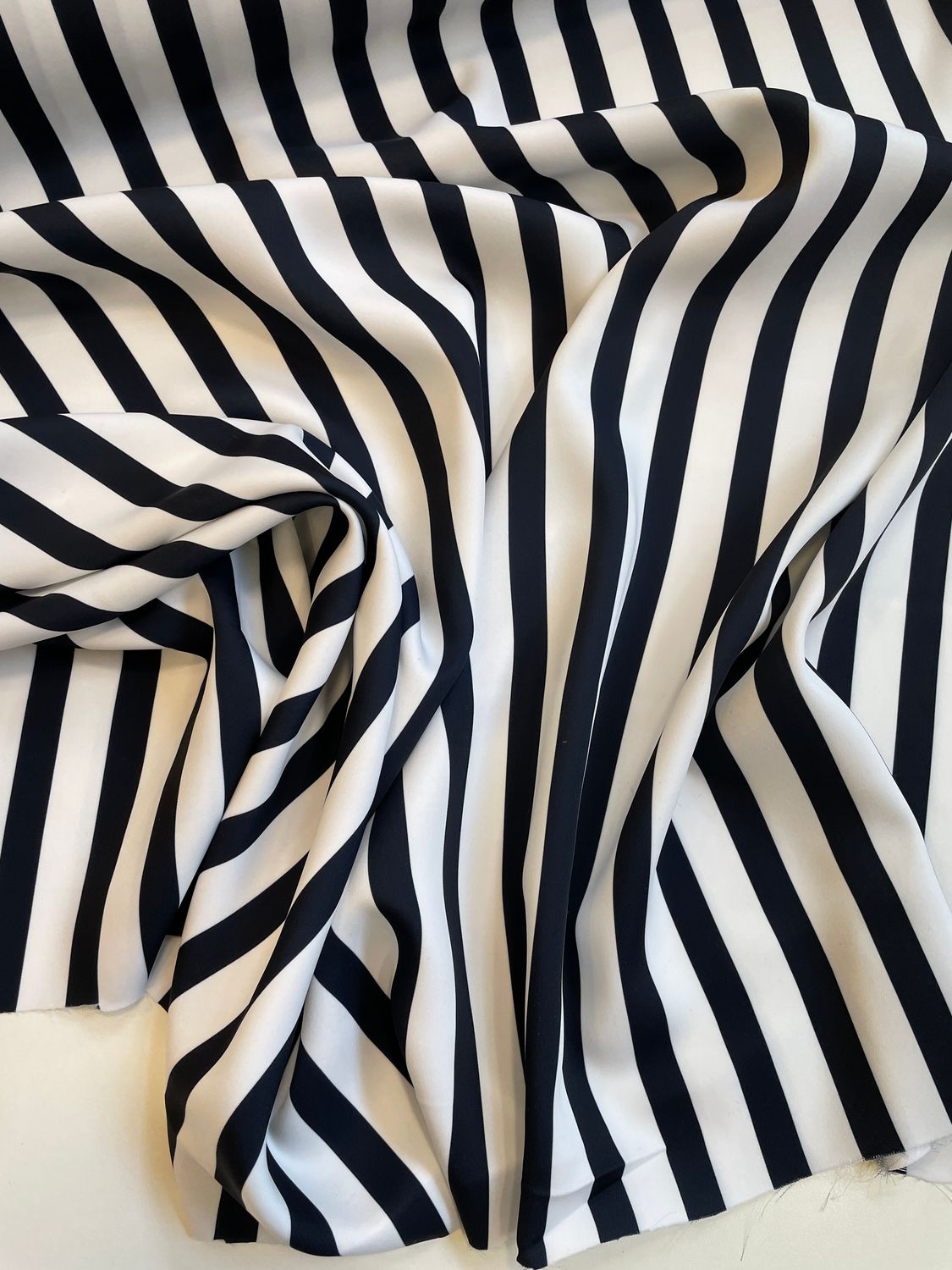 RQ2223 Dark blue-white