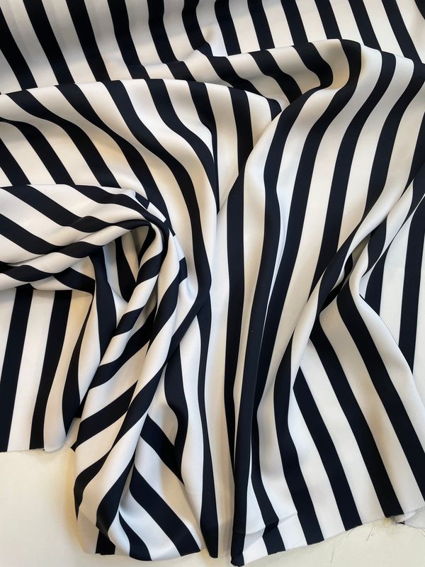 RQ2223 Dark blue-white
