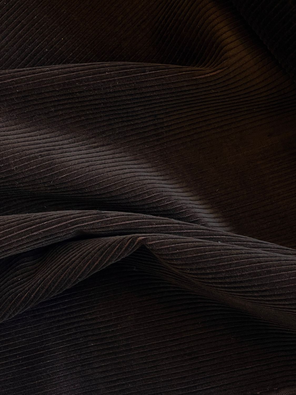 35437 dark brown