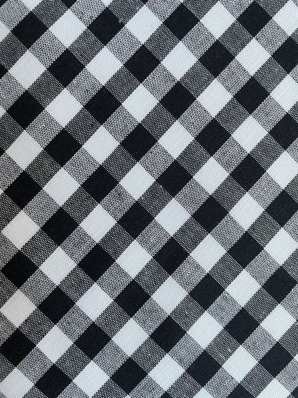 25795 Black & White