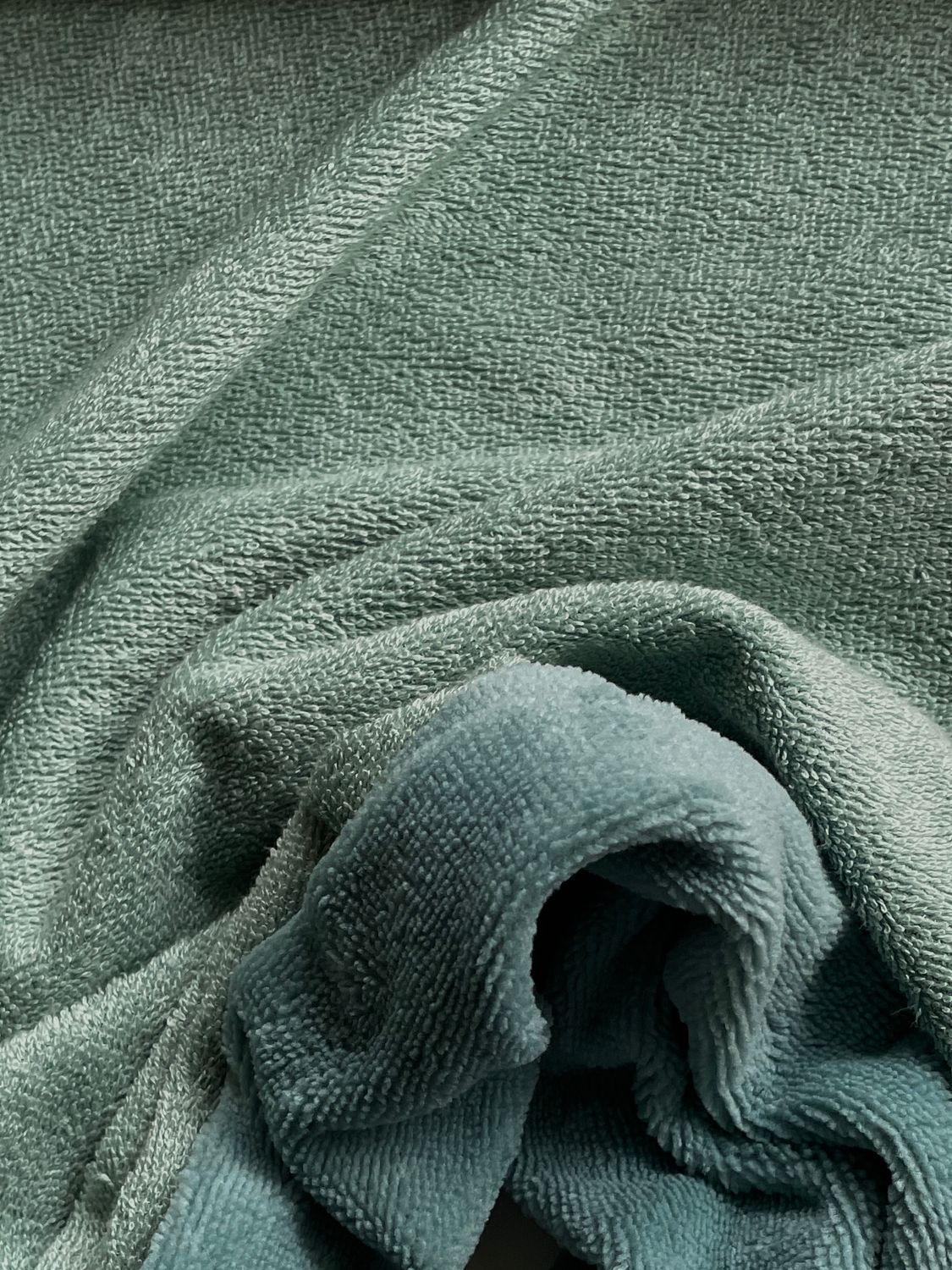 25973  GREEN PALE