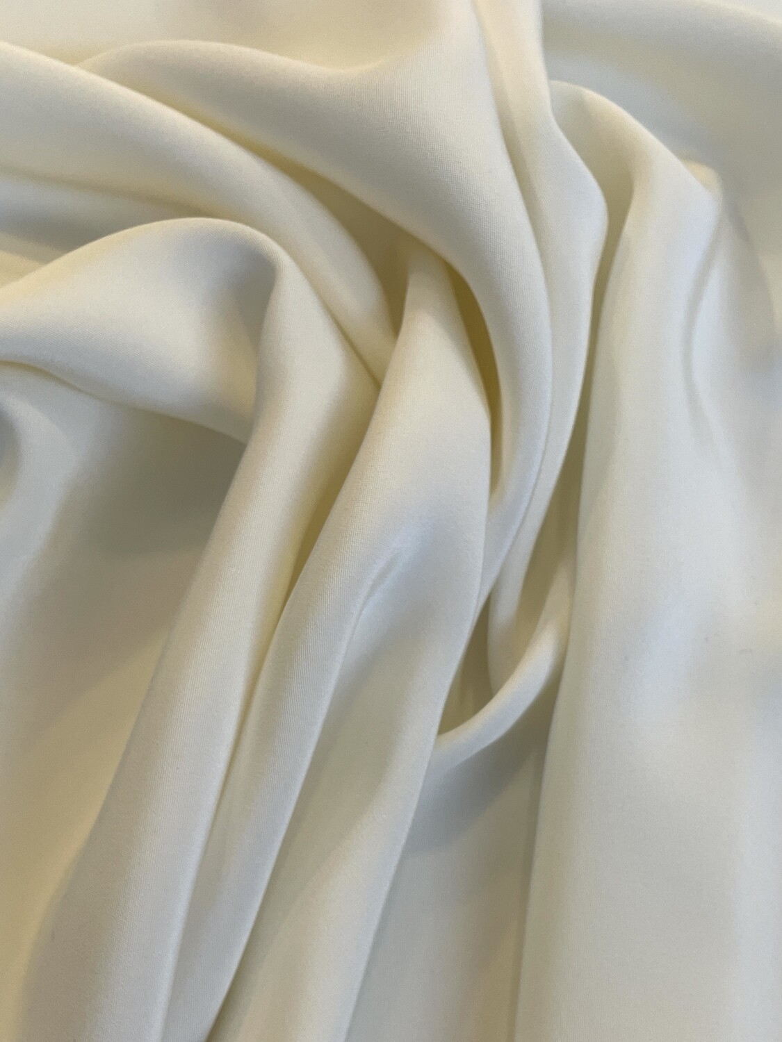 4827 Marocain Krepp Silk OFF WHITE 4827 Marocain Krepp Silk OFF WHITE