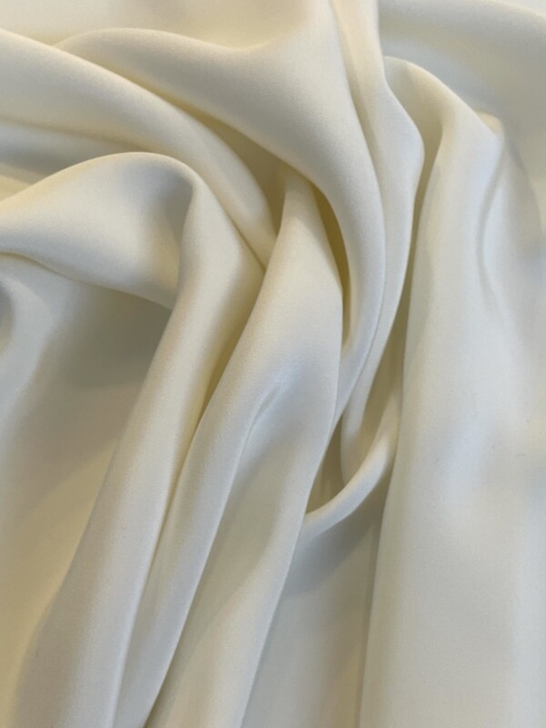 4827 Marocain Krepp Silk OFF WHITE 4827 Marocain Krepp Silk OFF WHITE