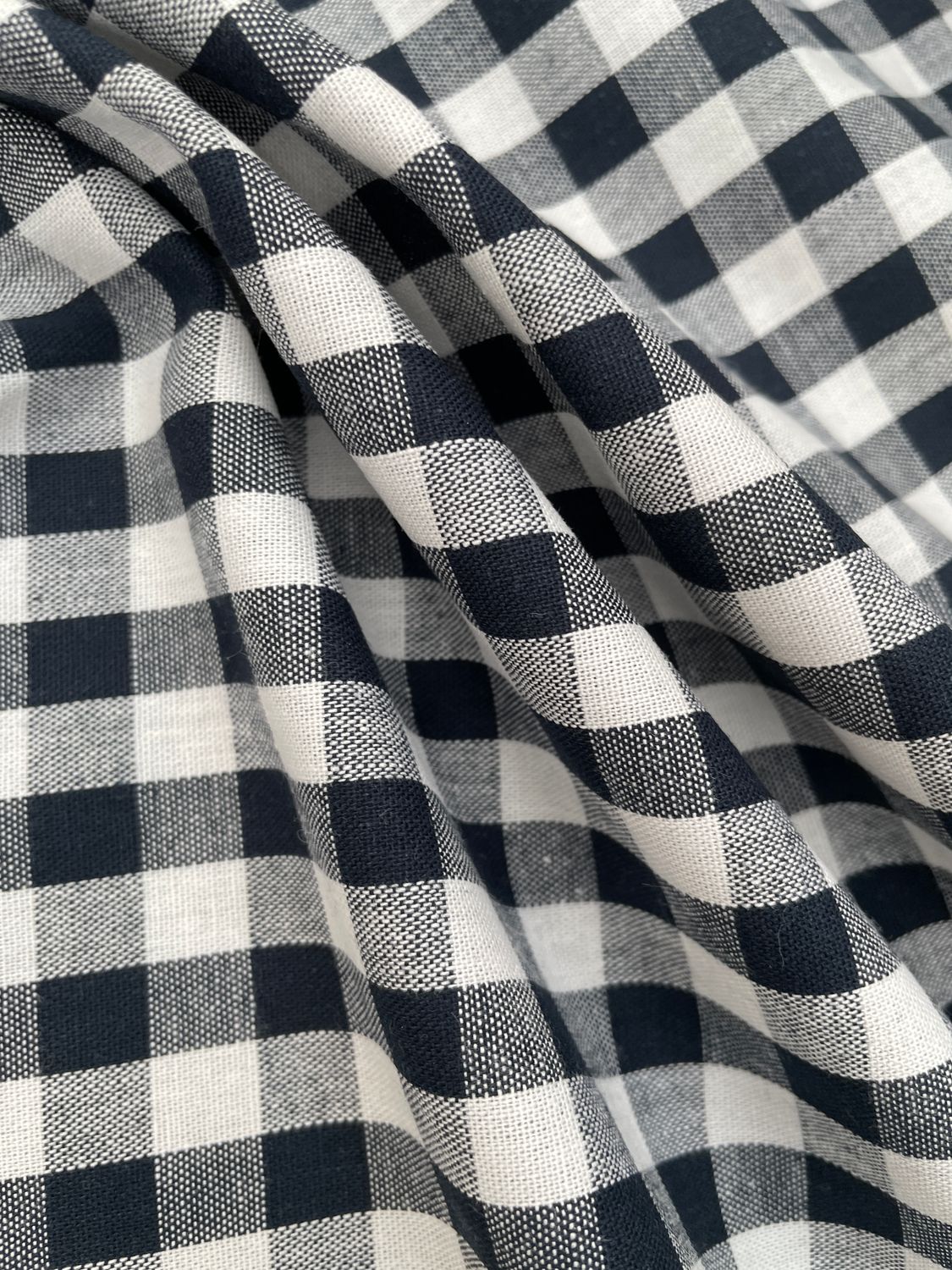 27463 Vichy  Dark blue & White