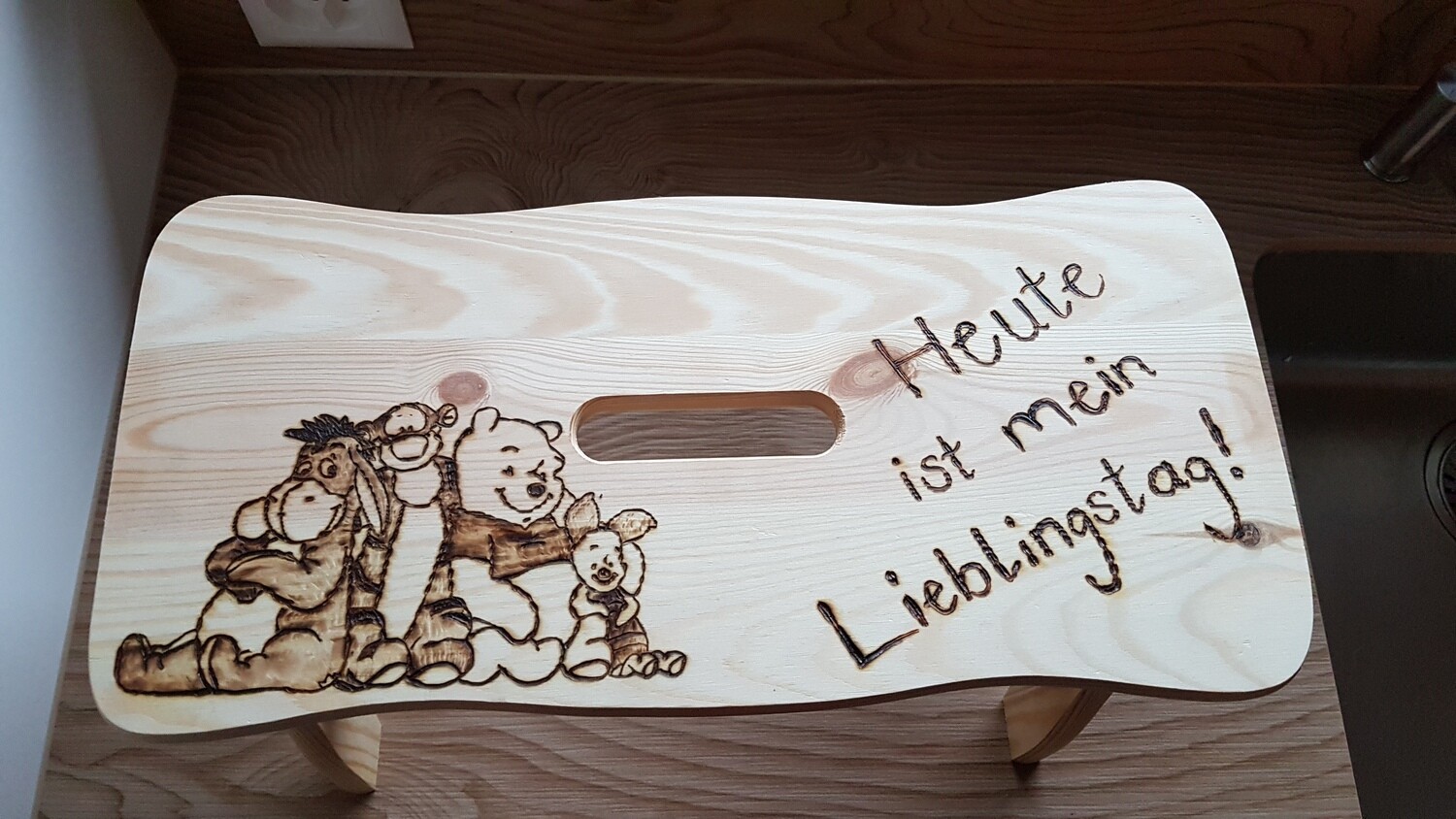 Kinderhocker aus Holz