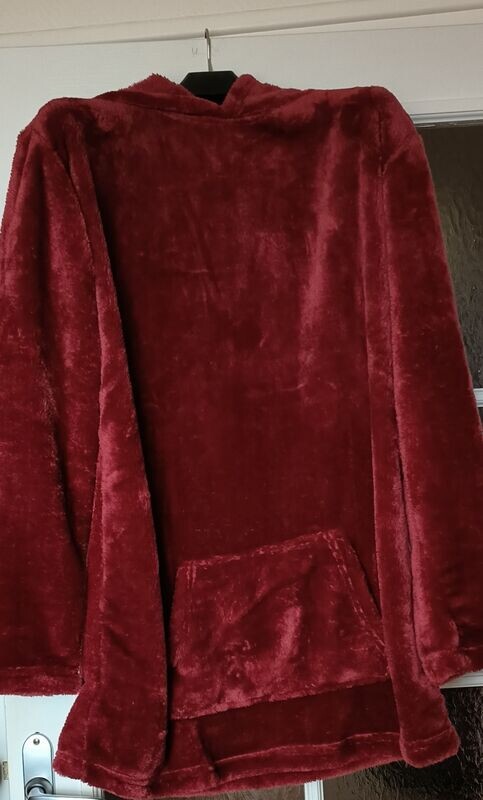 PEIGNOIRS/ PULLS PLAIDS  tout doux