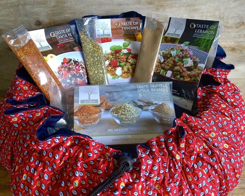 WONDERBAG &amp; TASTE TRAVELS BUNDLE: Choose 1 Wonderbag, 1 Spice Package, 1 Superfood kit (€63,00 value)