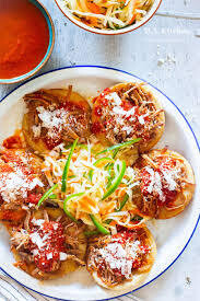 Garnachas preparadas con pollo deshebrado por pieza