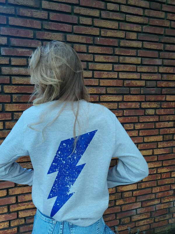 De Grijze Bliksem Sweater Met Blauw