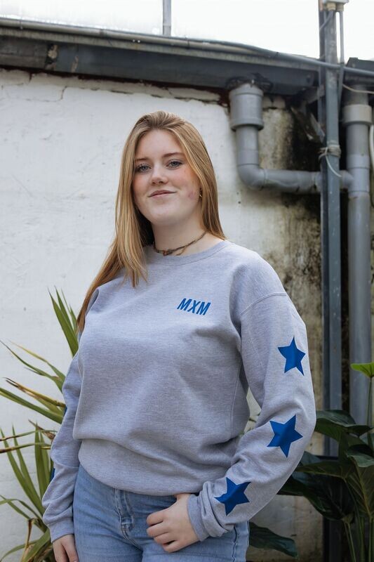De Grijze Noor Sweater Met Kobalt Blauw