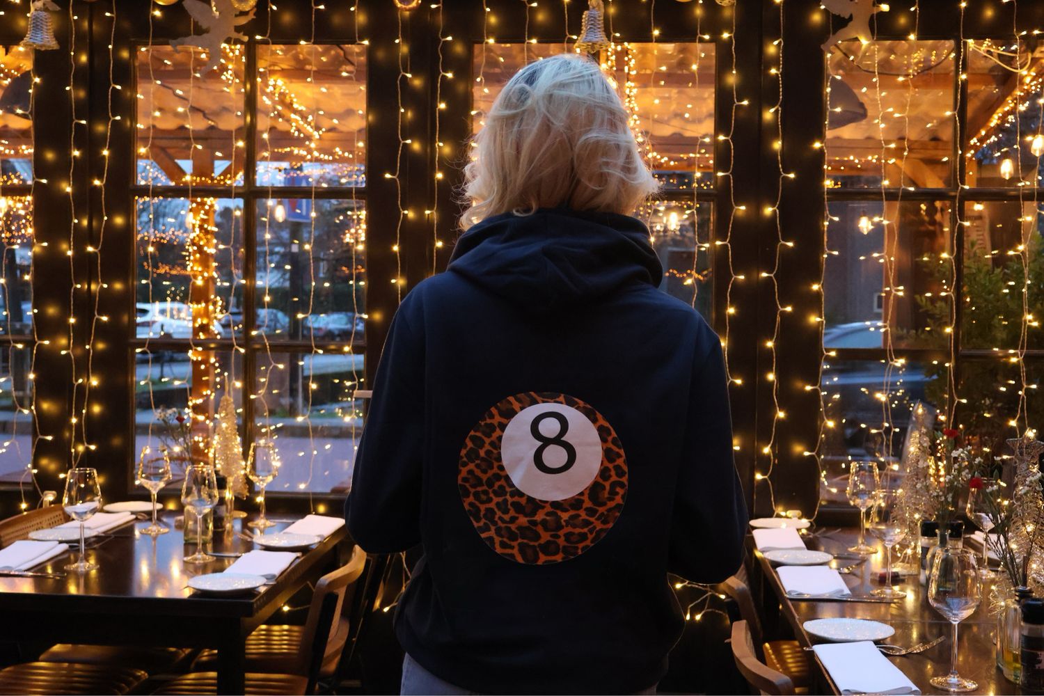 8 BALL HOODIE zwart