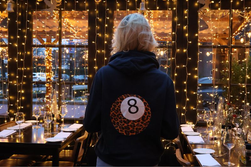 8 BALL HOODIE zwart