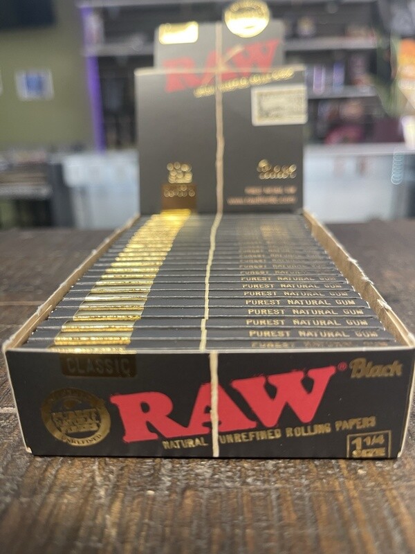 RAW Black Classic Rolling Papers