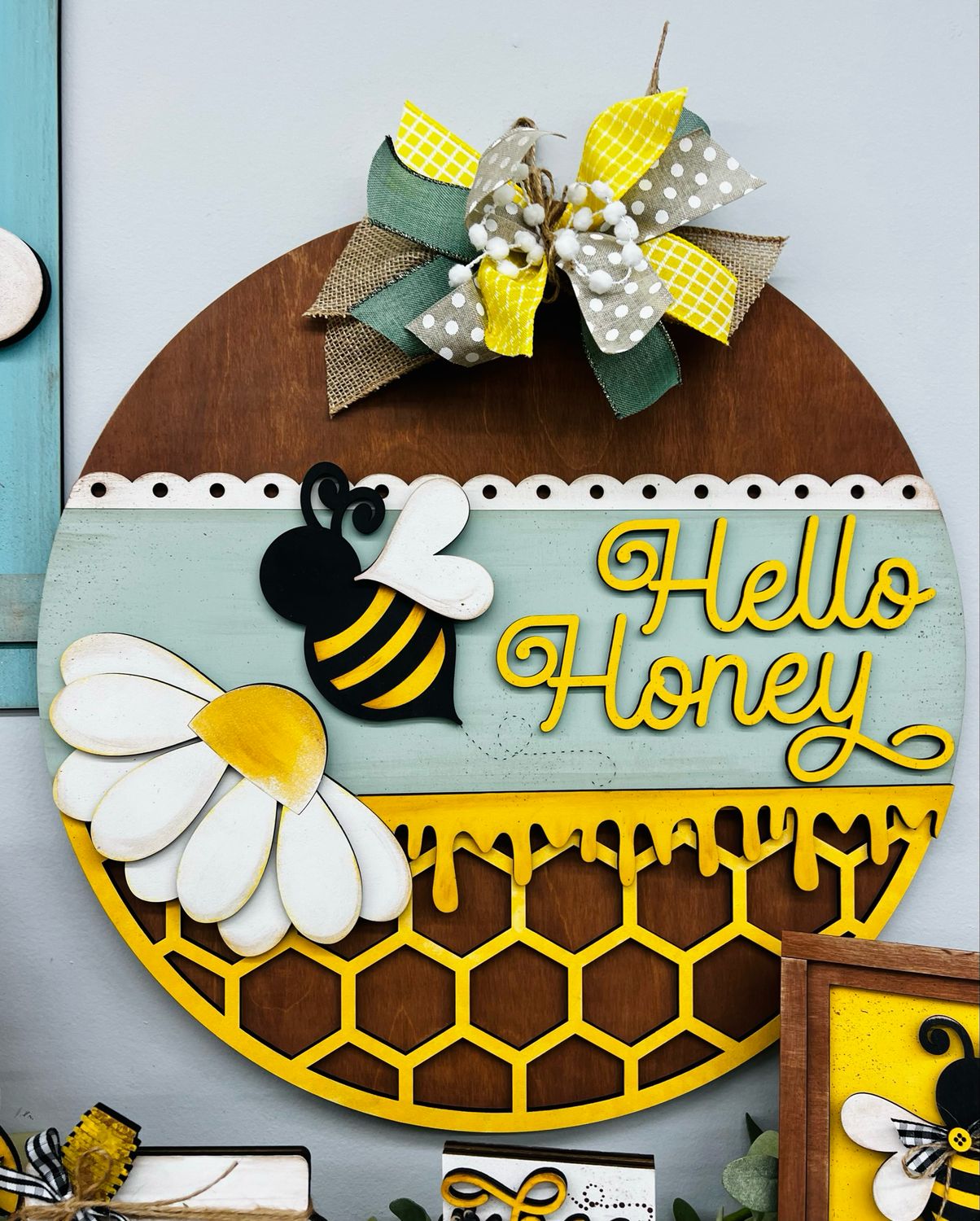 Hello Honey Round Hanger, 18”