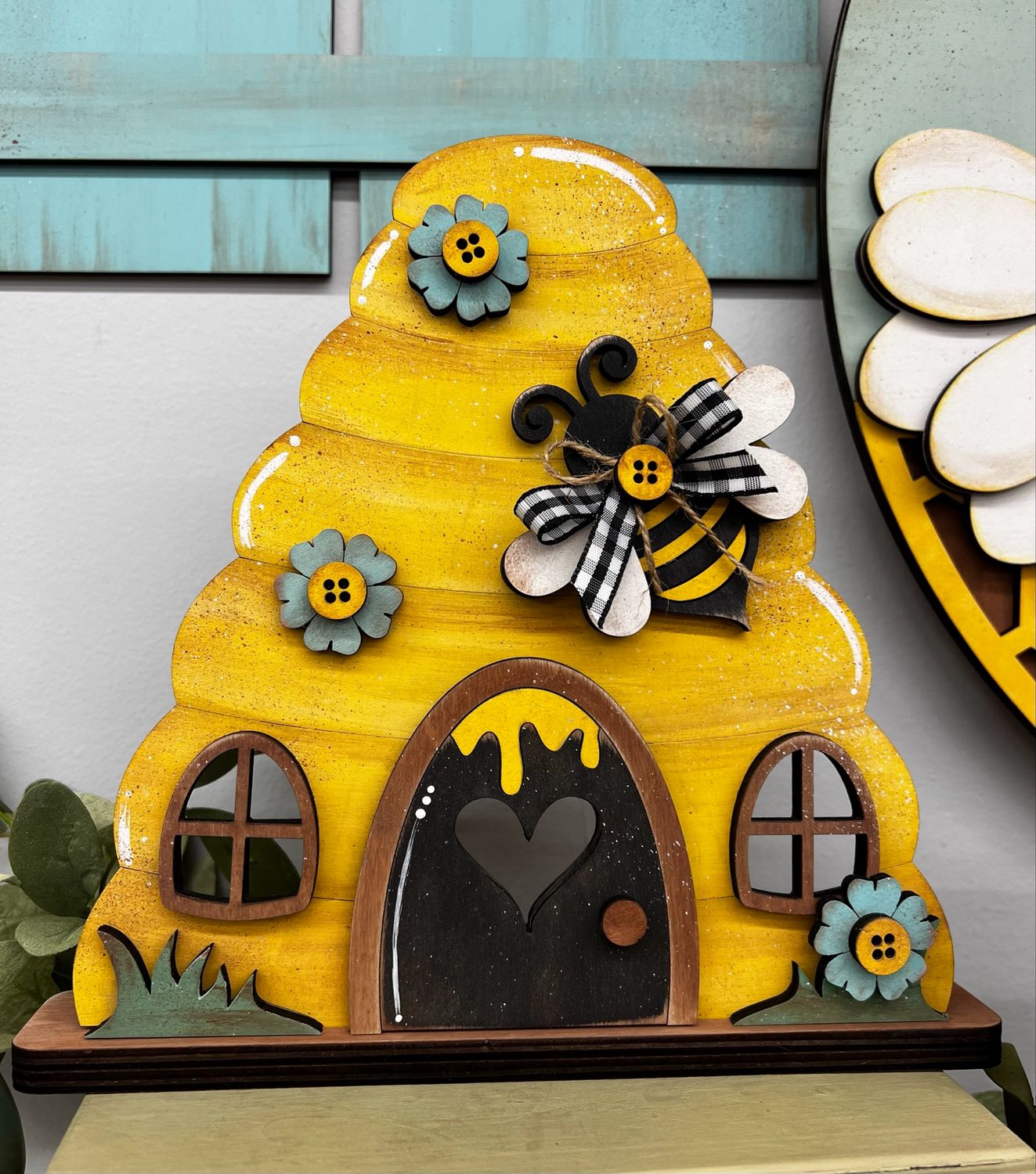 Bee Candle Sitter