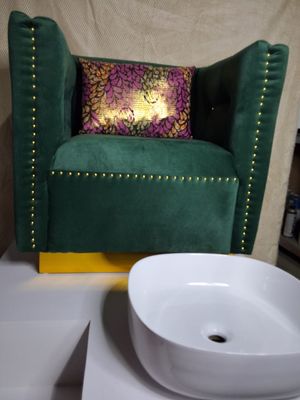 Platform Pedicure Station