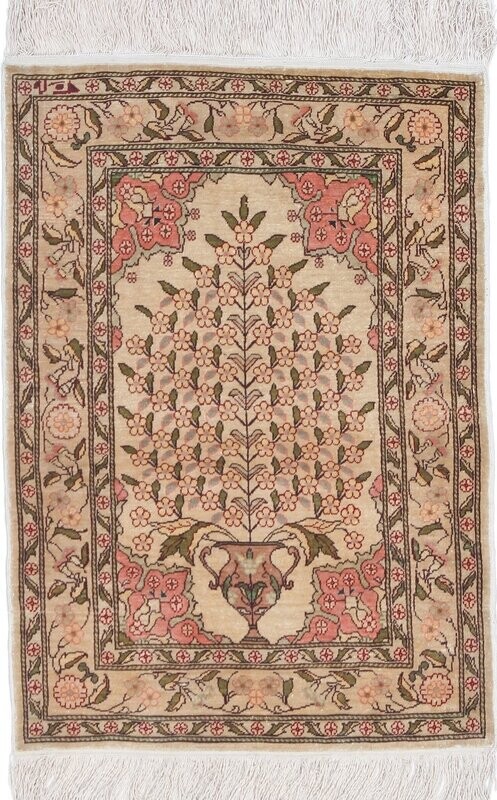 Hereke Seide
66x47 Hereke Seide
66x47
