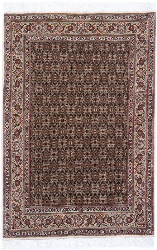 Täbriz Wolle mit Seide (fein)
127x83 Täbriz Wolle mit Seide (fein)
127x83