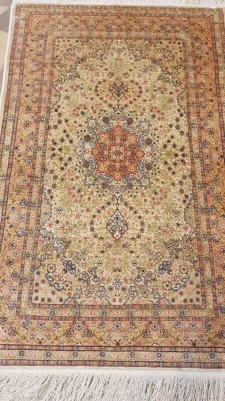 Hereke Seide
135x90 Hereke Seide
135x90