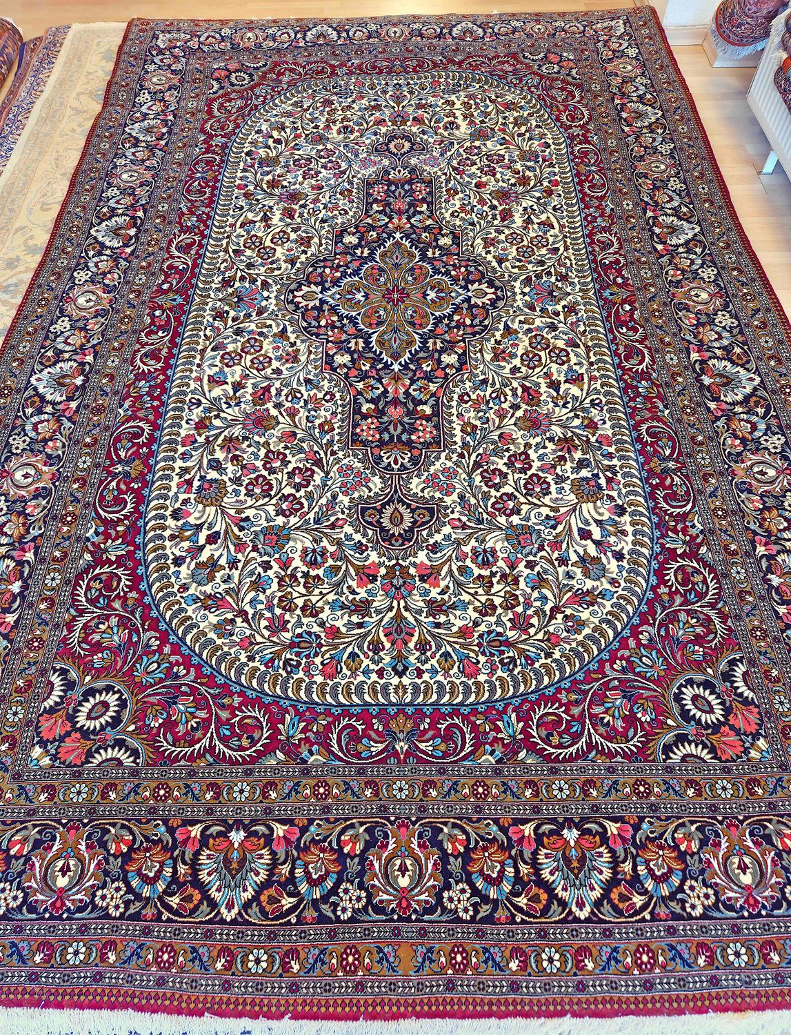 Ghom 345x215