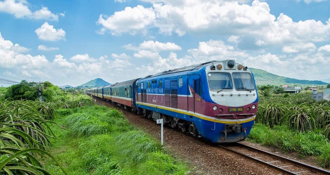 Train: Hanoi - Lao Cai