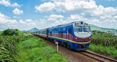 Train: Hanoi - Lao Cai