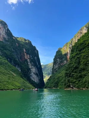 Adventurous. 4D3N TRUE NORTH HA GIANG LOOPS