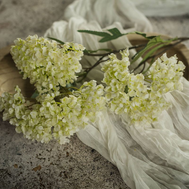 25&quot; White Hydrangea Spray