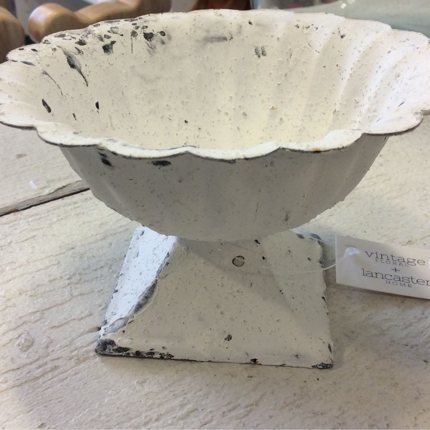 Dish white metal