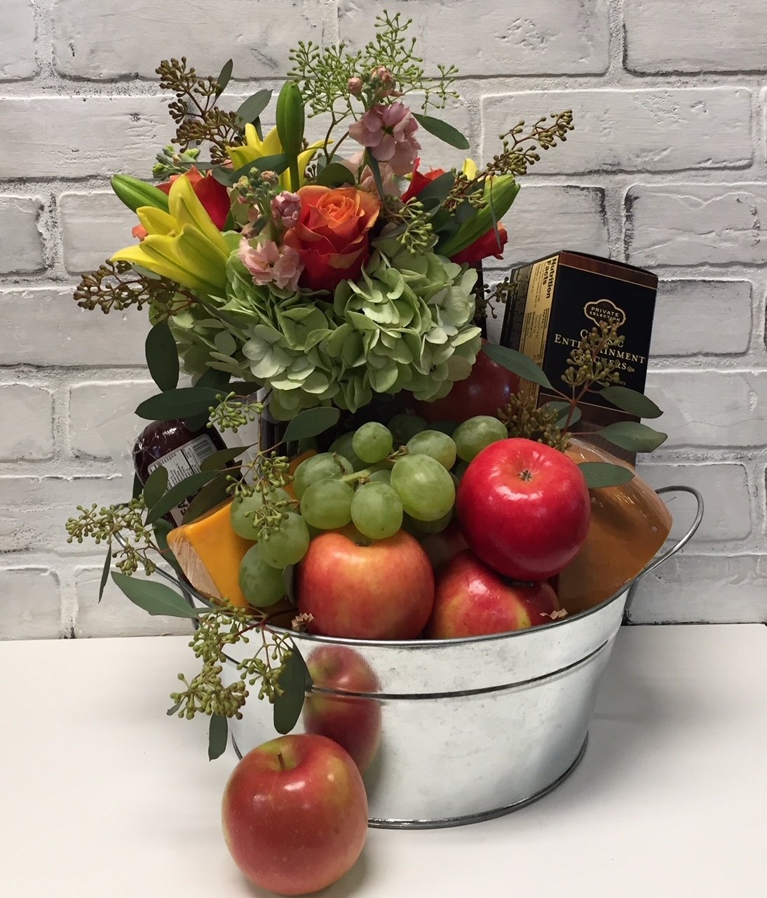 Fishersgift basket delivery near me