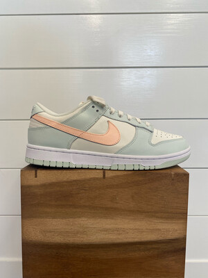 Dunk Low Crimson Tint/Barely Green (W)